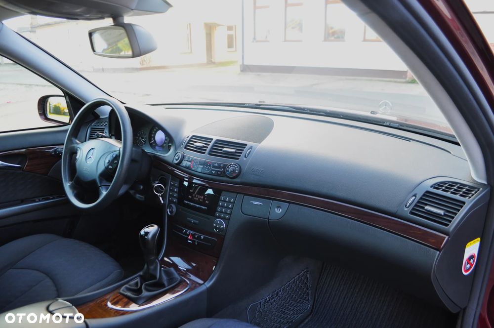 Mercedes-Benz Klasa E 280 Elegance - 19