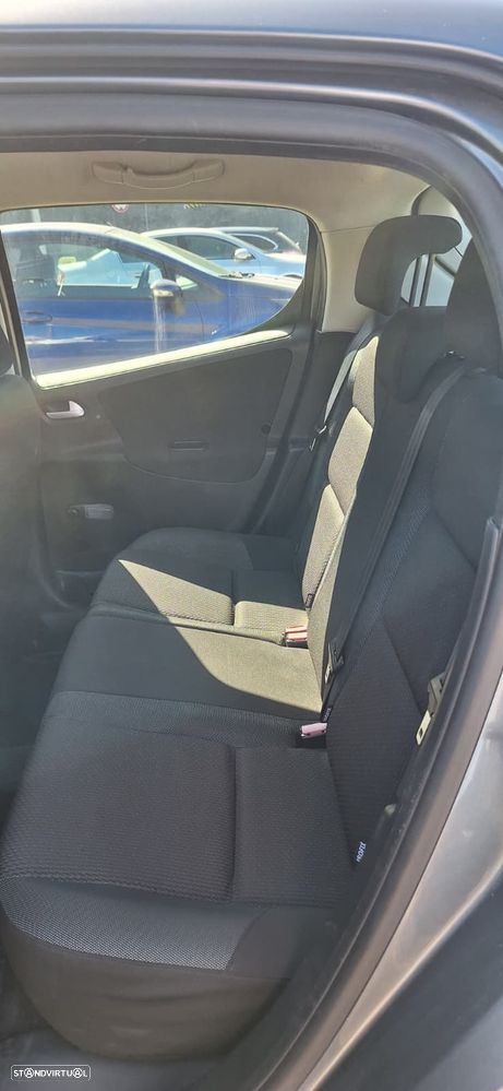 Peugeot 207 1.4 16V Active - 11