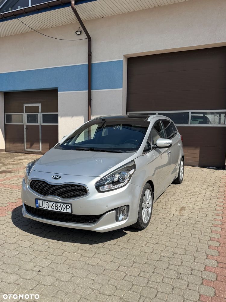 Kia Carens - 1