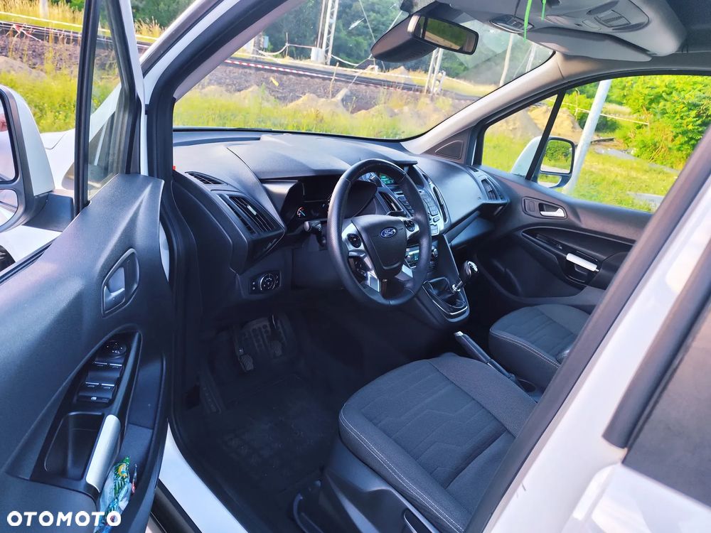 Ford Tourneo Connect Grand - 12