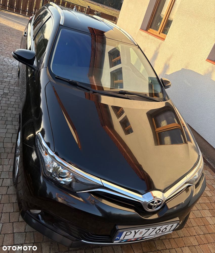 Toyota Auris 1.6 D-4D Executive - 1