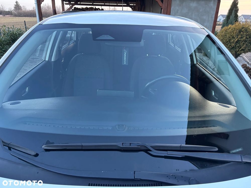 Kia Rio - 12