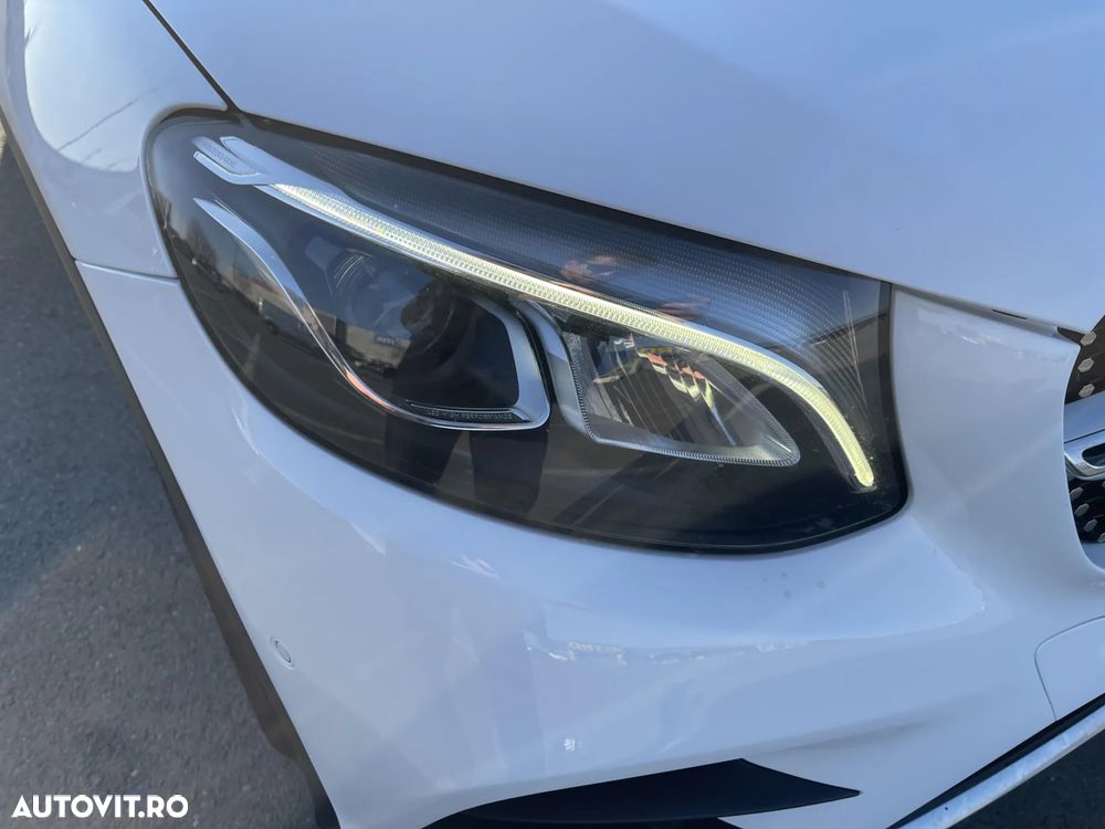 Mercedes-Benz GLC 250 4MATIC 9G-TRONIC AMG Line - 30