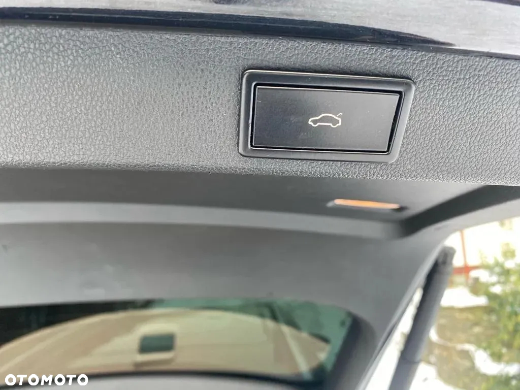 Skoda Superb Combi 2.0 TDI 4x4 DSG L&K - 9