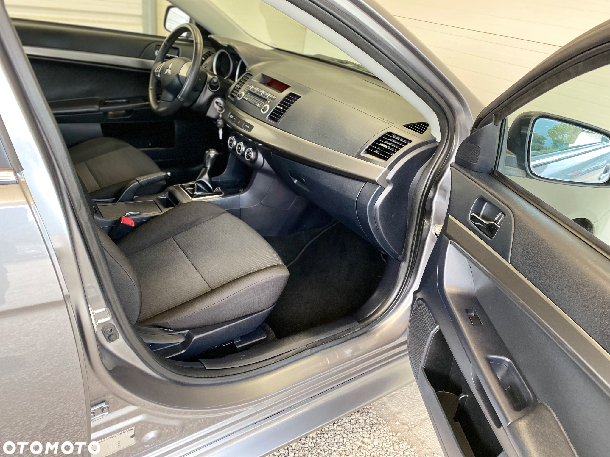 Mitsubishi Lancer 1.6 Invite - 13