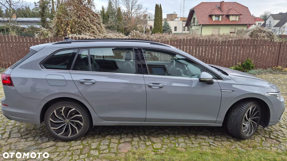 Volkswagen Golf 1.5 eTSI mHEV Style DSG - 1