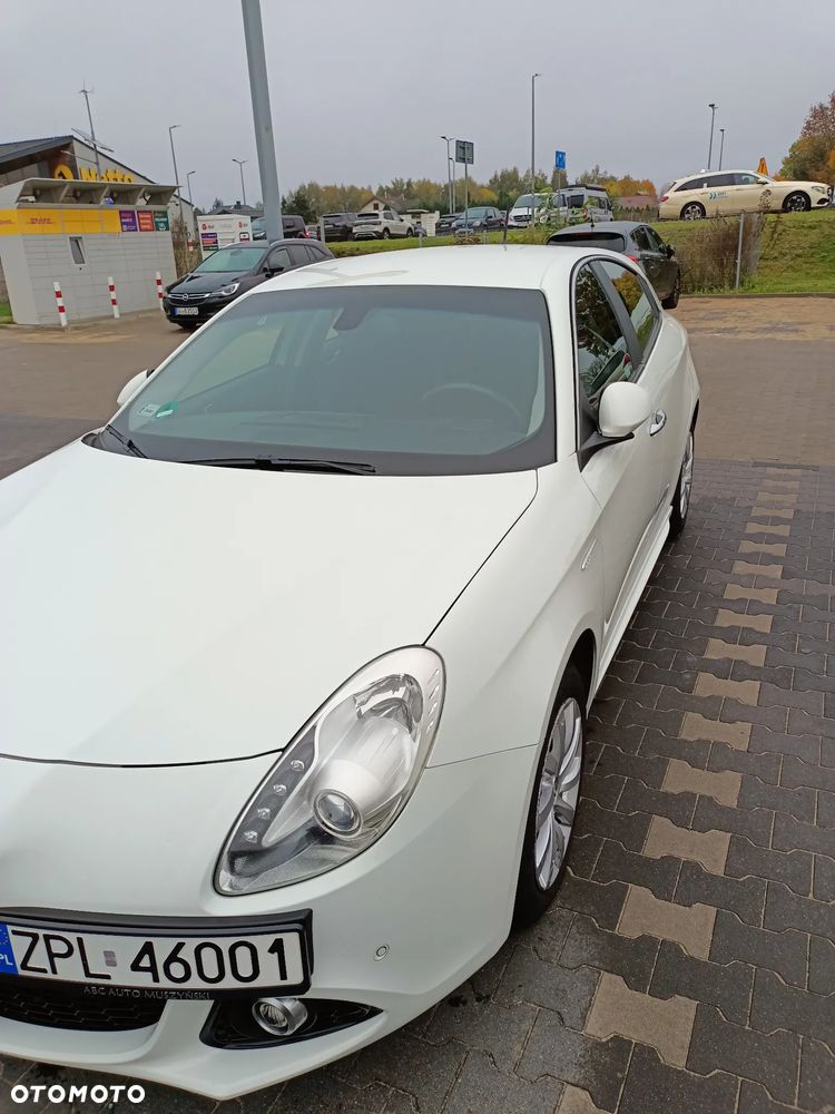 Alfa Romeo Giulietta 2014 photo 2