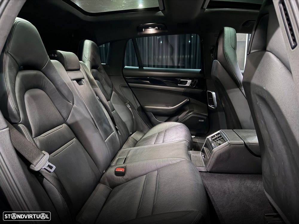 Porsche Panamera Sport Turismo 4 E-Hybrid - 35