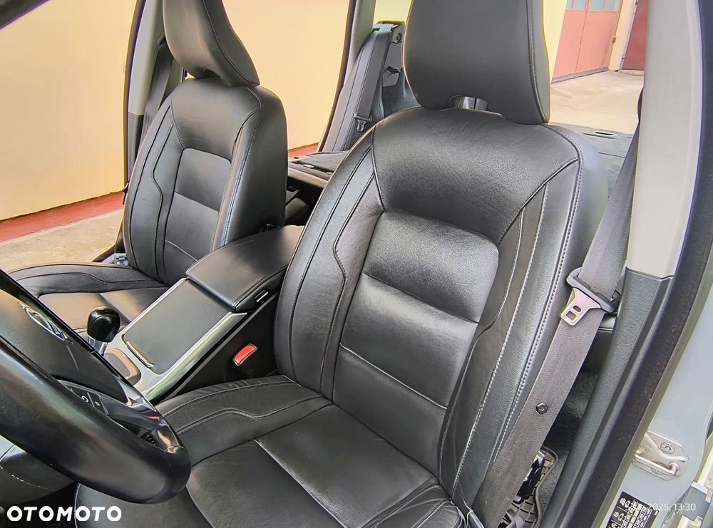 Volvo V70 D2 Momentum - 11