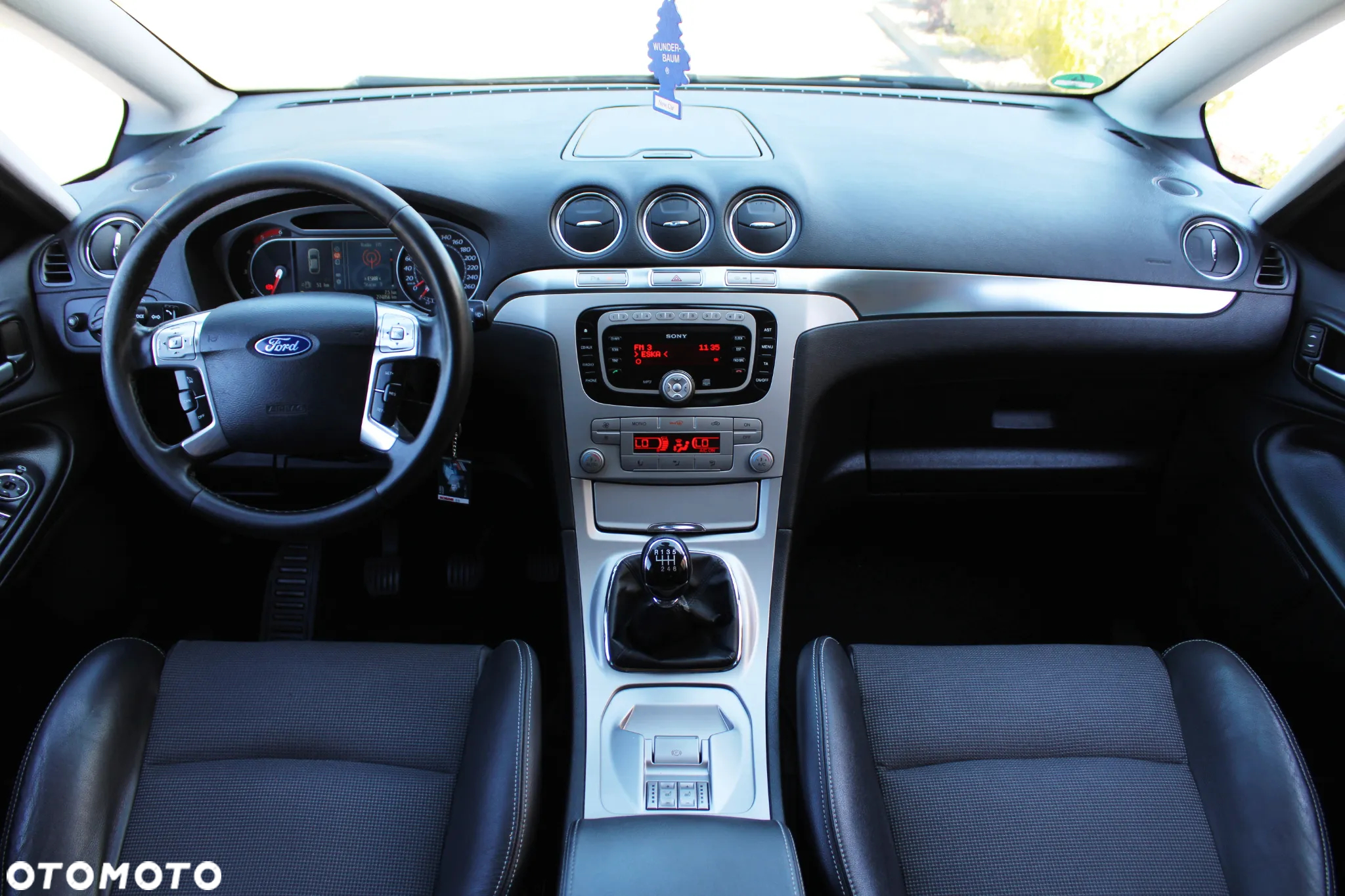 Ford S-Max - 17