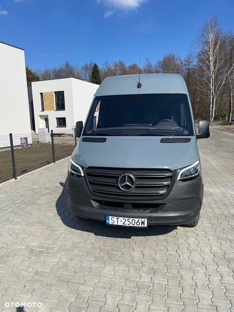 Mercedes-Benz Sprinter - 2