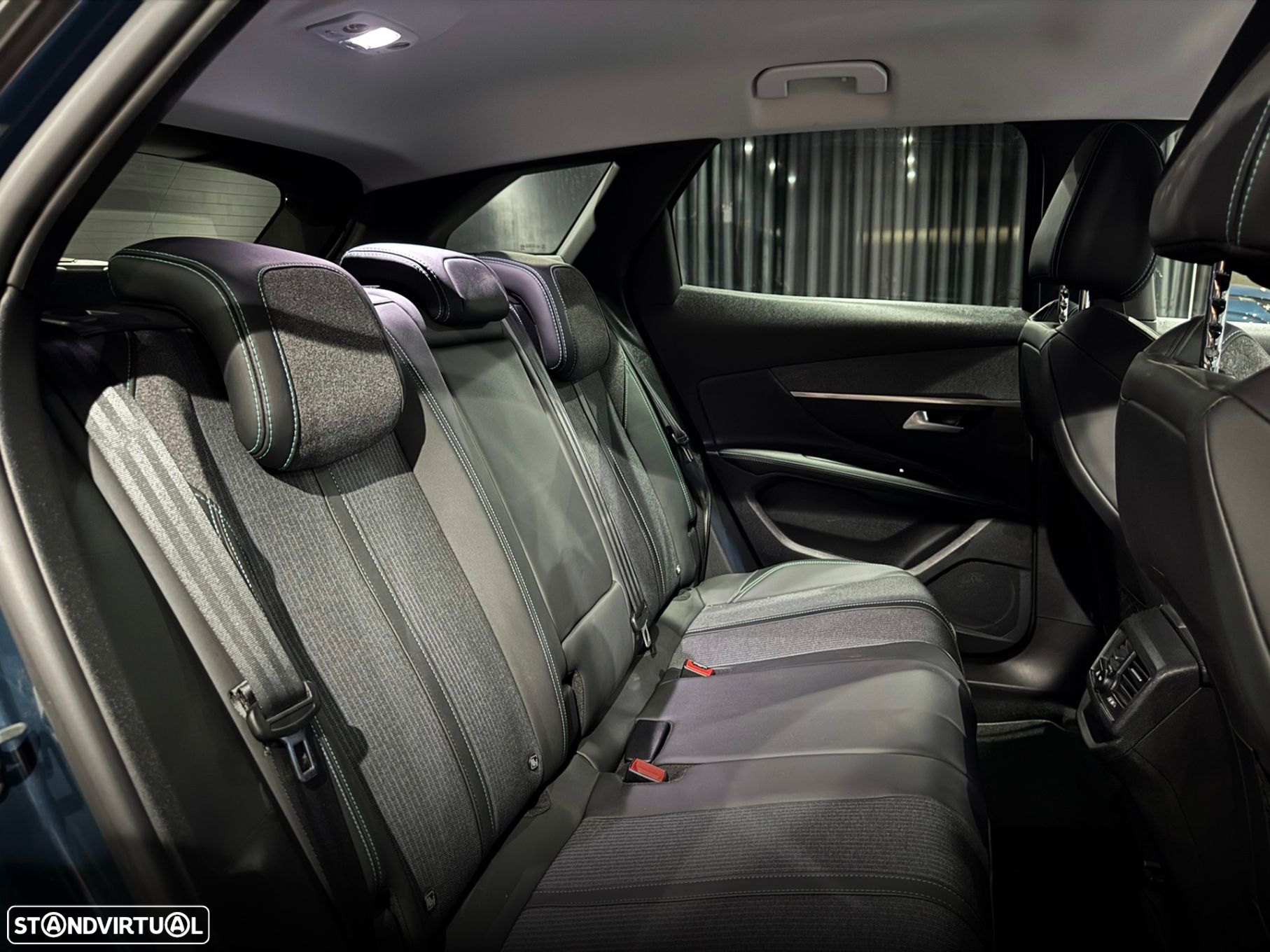 Peugeot 3008 1.2 PureTech Allure Pack EAT8 - 39