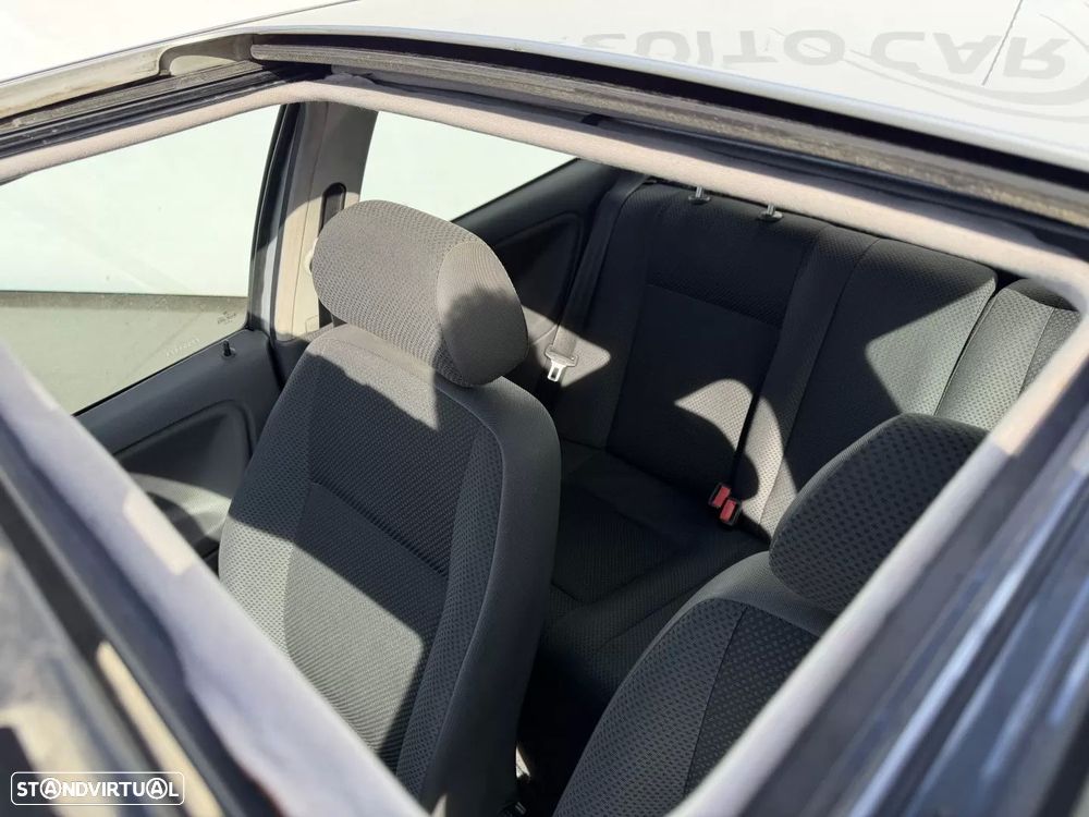 VW Polo 1.0 Conceptline - 23