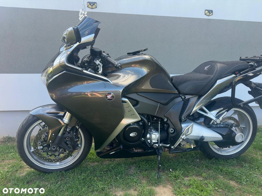 Honda VFR - 22