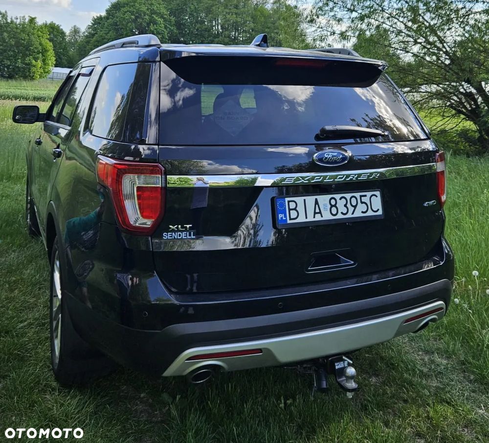 Ford Explorer - 16