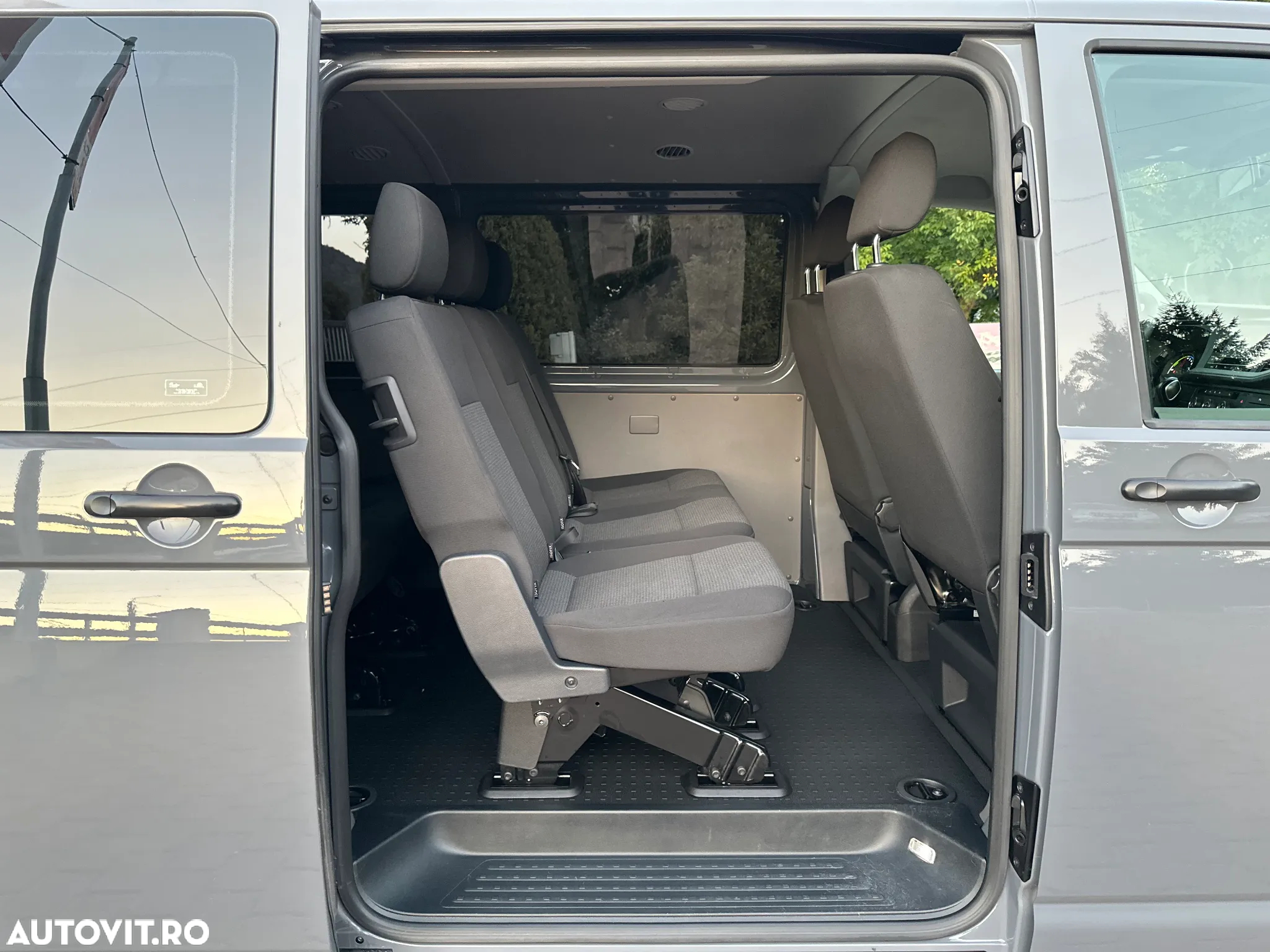 Volkswagen Caravelle - 22
