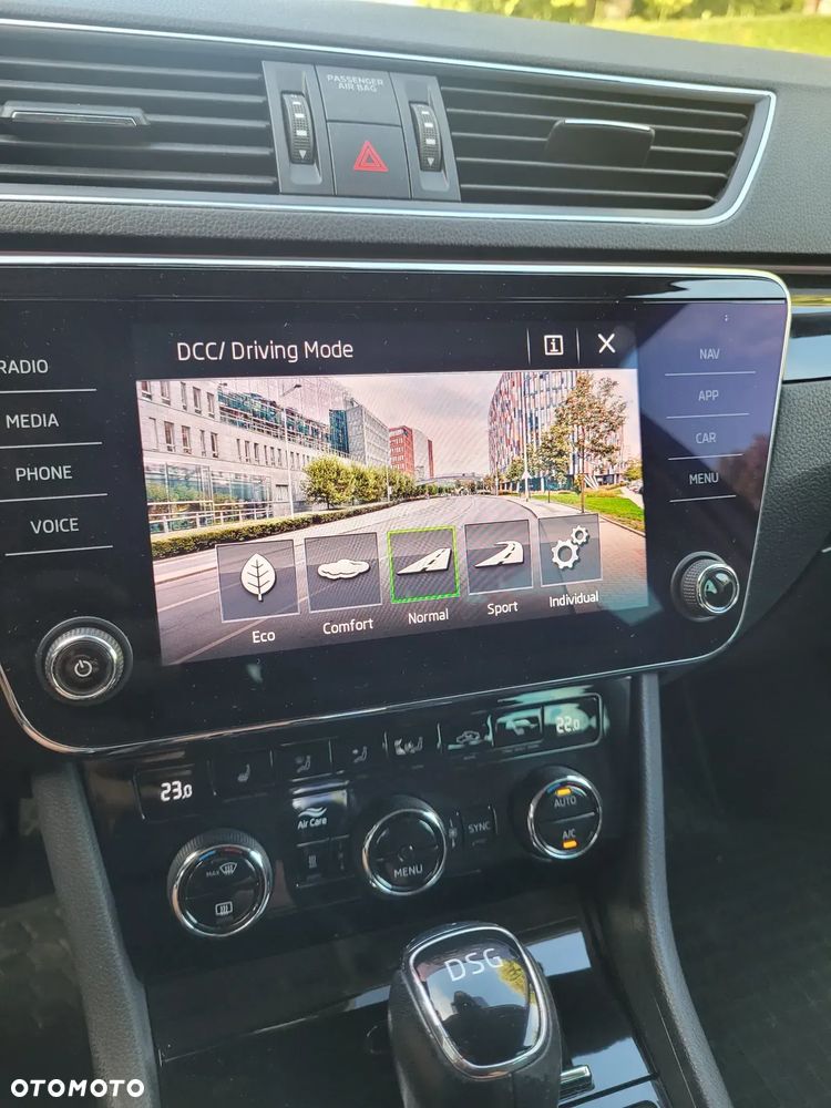 Skoda Superb 2.0 TDI SCR L&K DSG - 13