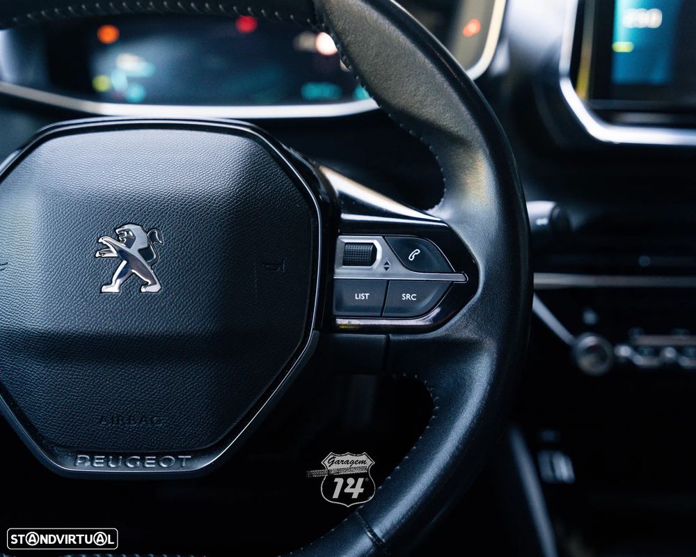 Peugeot e-2008 Allure Pack - 39