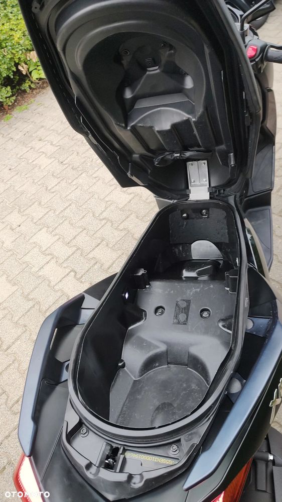 Yamaha X-max - 12