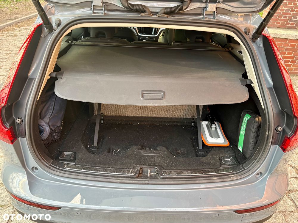 Volvo V60 B5 B AWD Plus Dark - 8