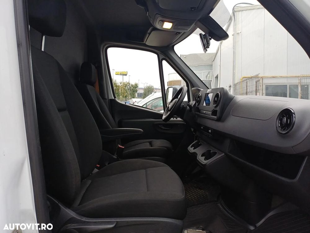 Mercedes-Benz SPRINTER - 16