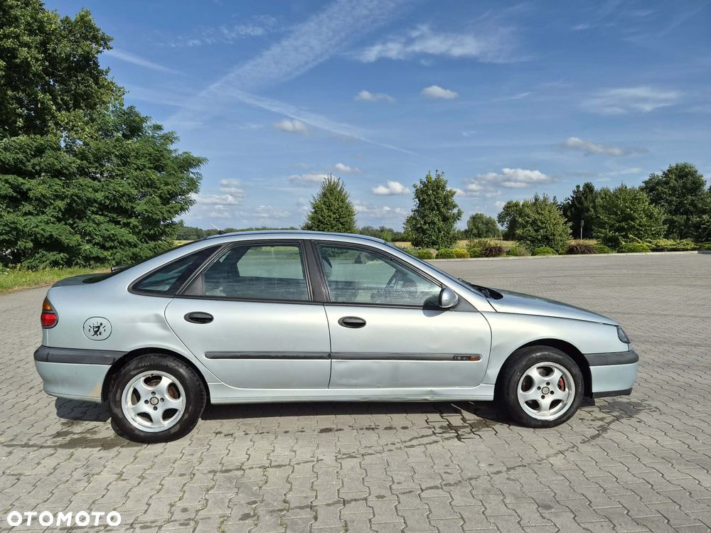 Renault Laguna 1.6 Concorde - 10