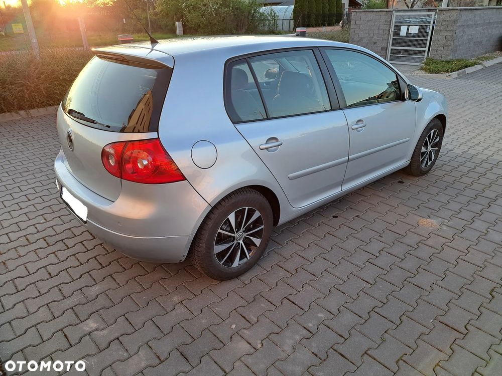 Volkswagen Golf - 5