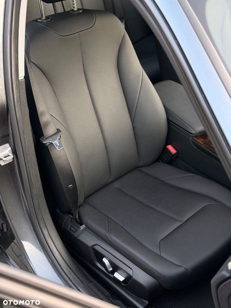 BMW Seria 3 320i xDrive M Sport - 14
