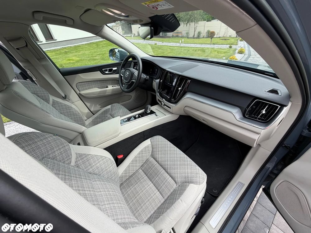 Volvo XC 60 B4 D AWD Core - 17