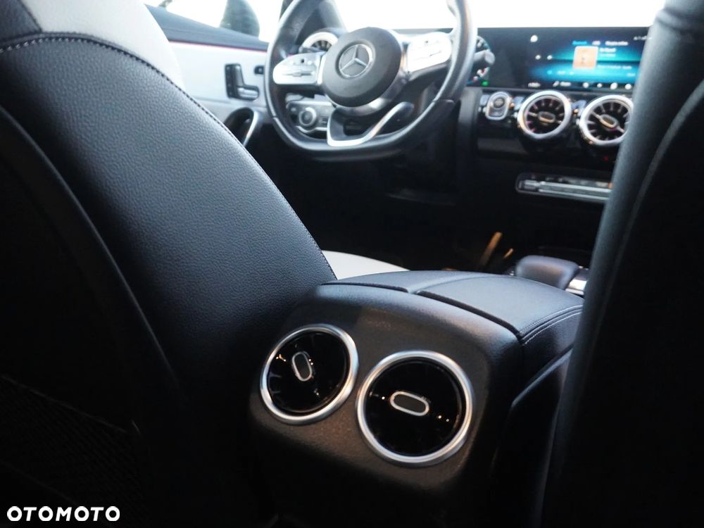 Mercedes-Benz CLA 200 AMG Line 7G-DCT - 28