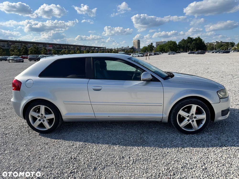 Audi A3 3-drzwiowe 1.6 TDI DPF Ambiente - 4