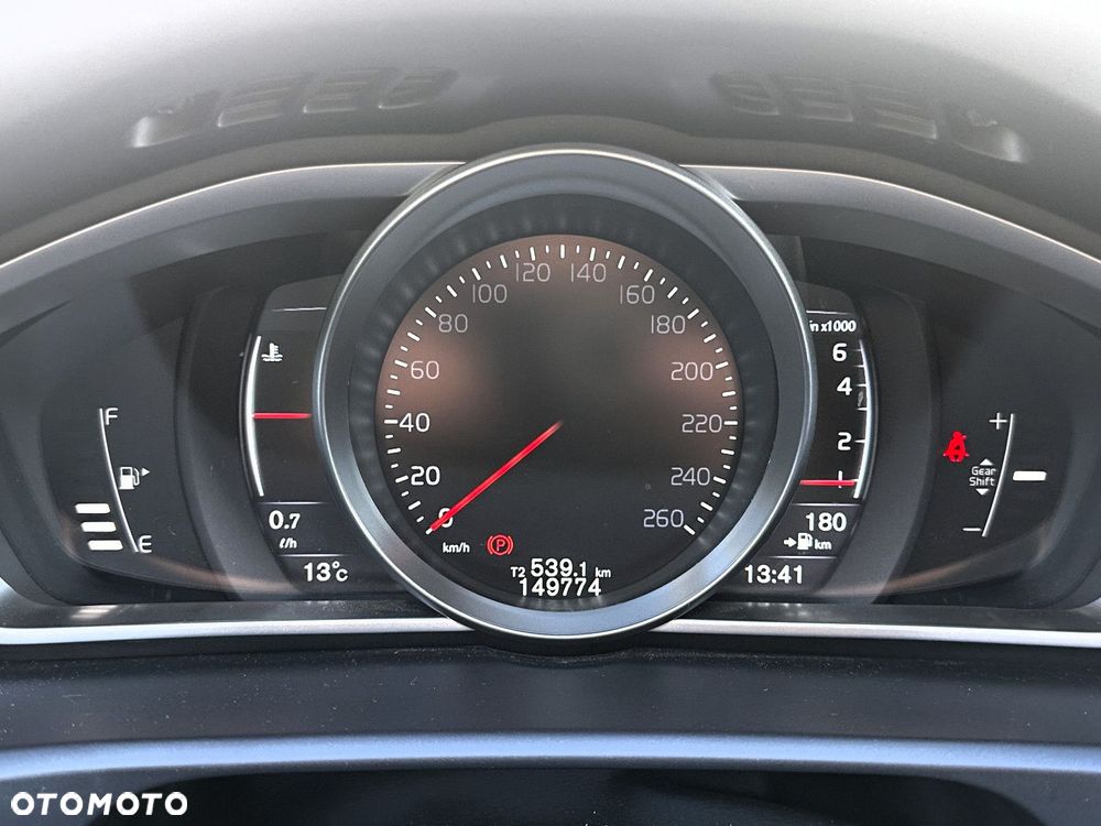 Volvo V40 - 18