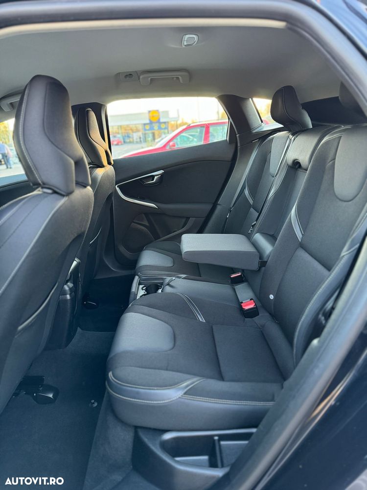 Volvo V40 D2 - 8