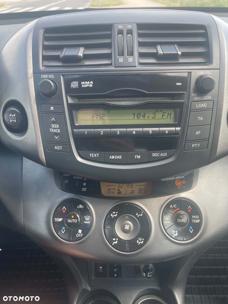 Toyota RAV4 2.2 D-4D 4x4 Executive - 16
