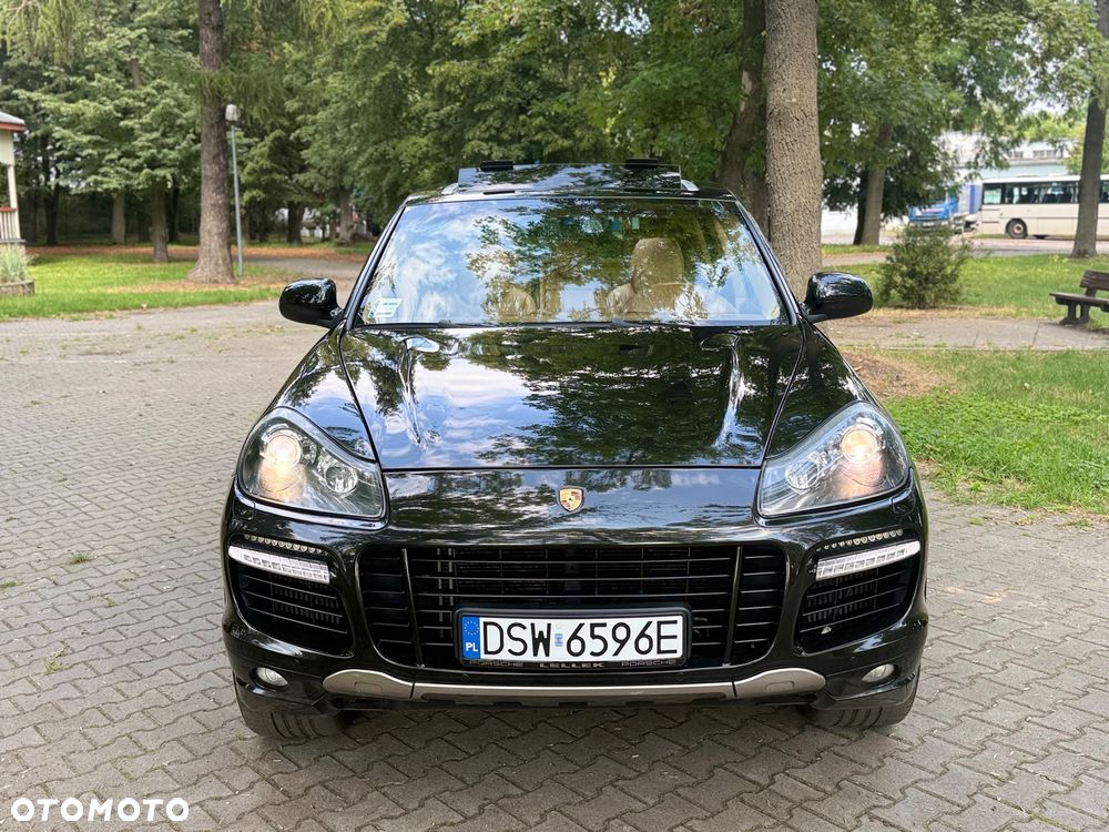 Porsche Cayenne Turbo S - 4