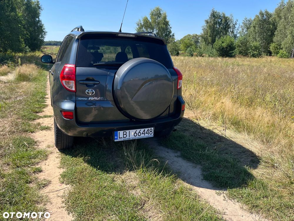 Toyota RAV4 - 8