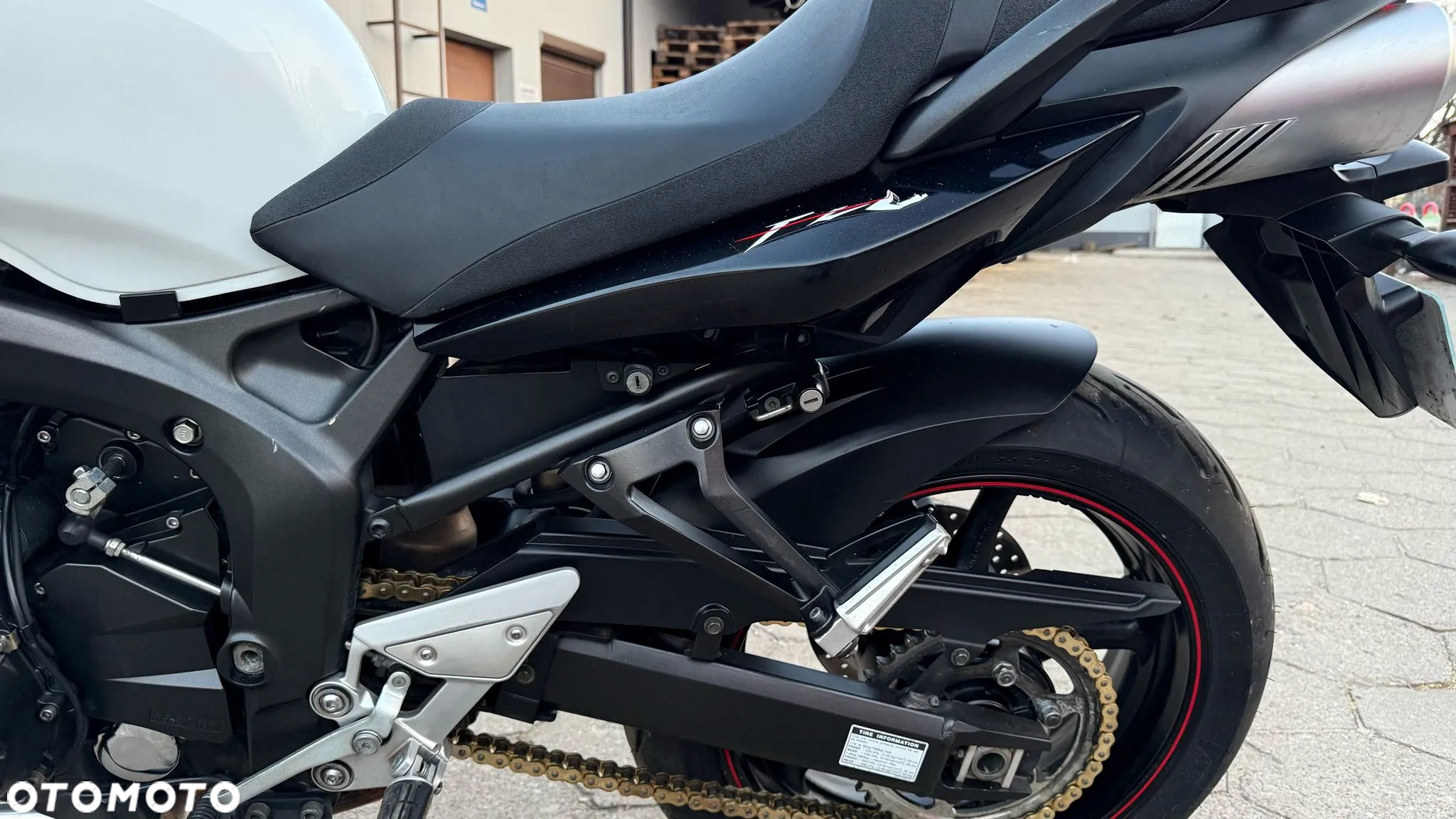 Yamaha FZ6 - 32