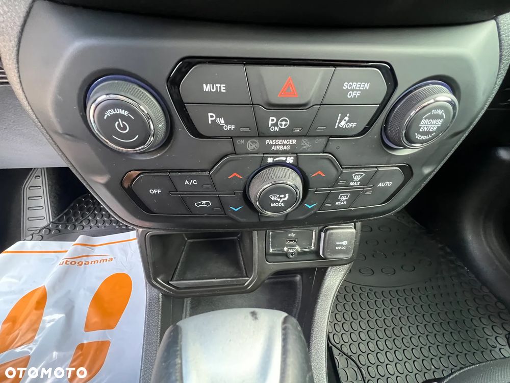 Jeep Renegade - 28