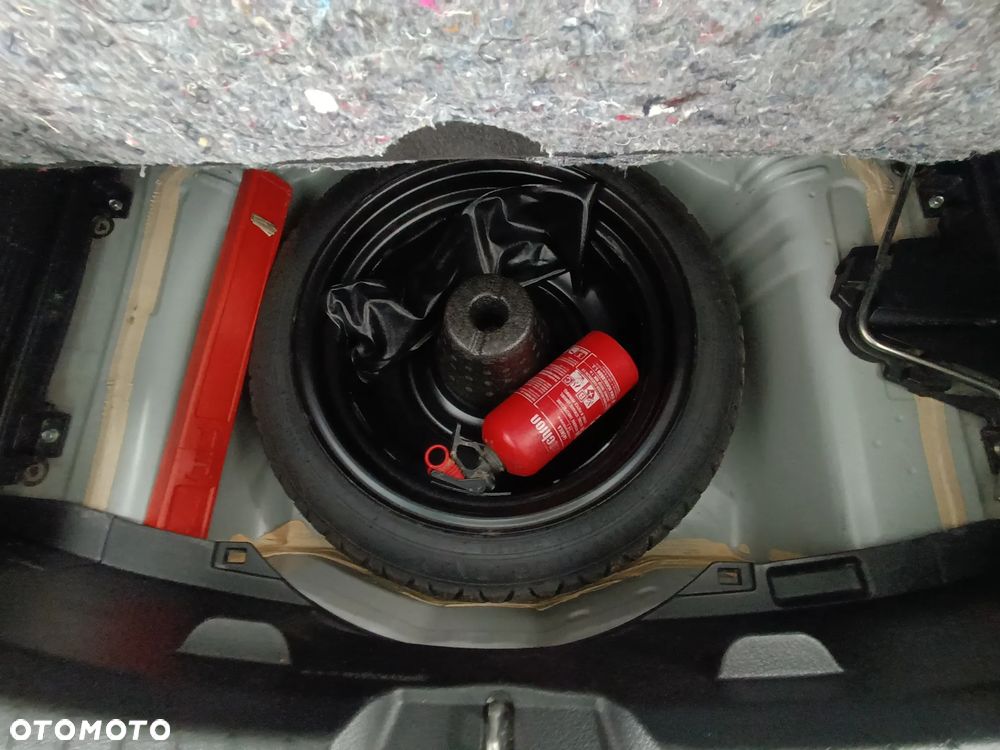 Toyota Yaris 1.0 Life EU6 - 16
