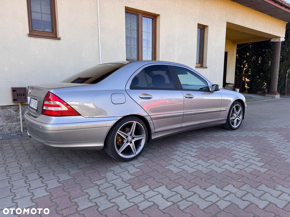 Mercedes-Benz Klasa C 180 T Kompressor Elegance - 3