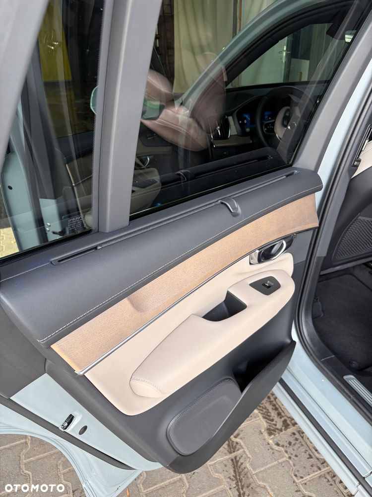 Volvo XC 90 - 8