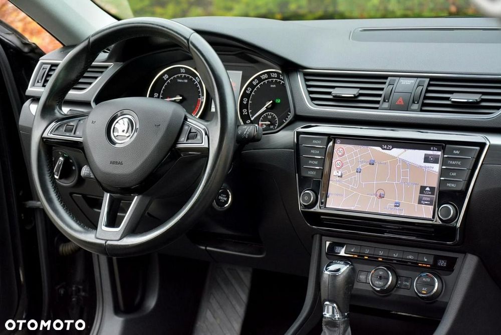 Skoda Superb 2.0 TDI DSG Premium Edition - 19