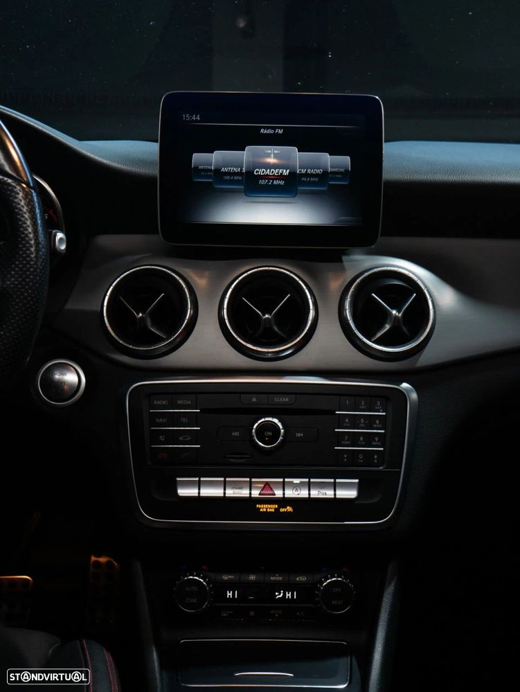 Mercedes-Benz CLA 200 d Shooting Brake AMG Line Aut. - 15