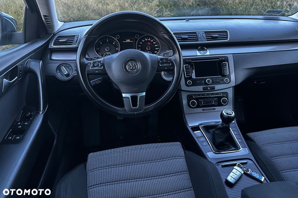 Volkswagen Passat - 18