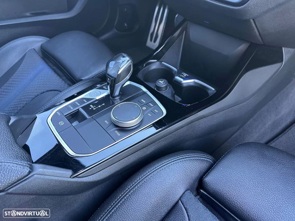 BMW 116 d Pack Desportivo M Auto - 44