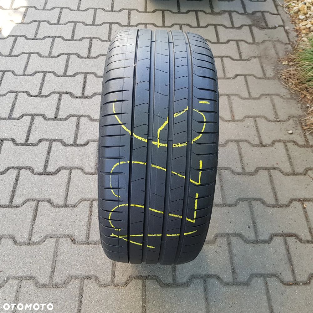 1x 255/35R19 Pirelli P Zero MOE RSC Opona letnia - 1