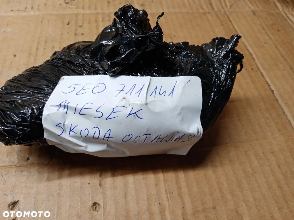 Gałka mieszek zmiany biegów Skoda Octavia III Rapid 5E0711141 - 12
