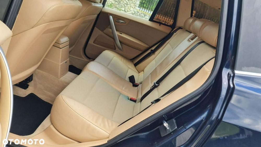 BMW X3 2.5si - 9