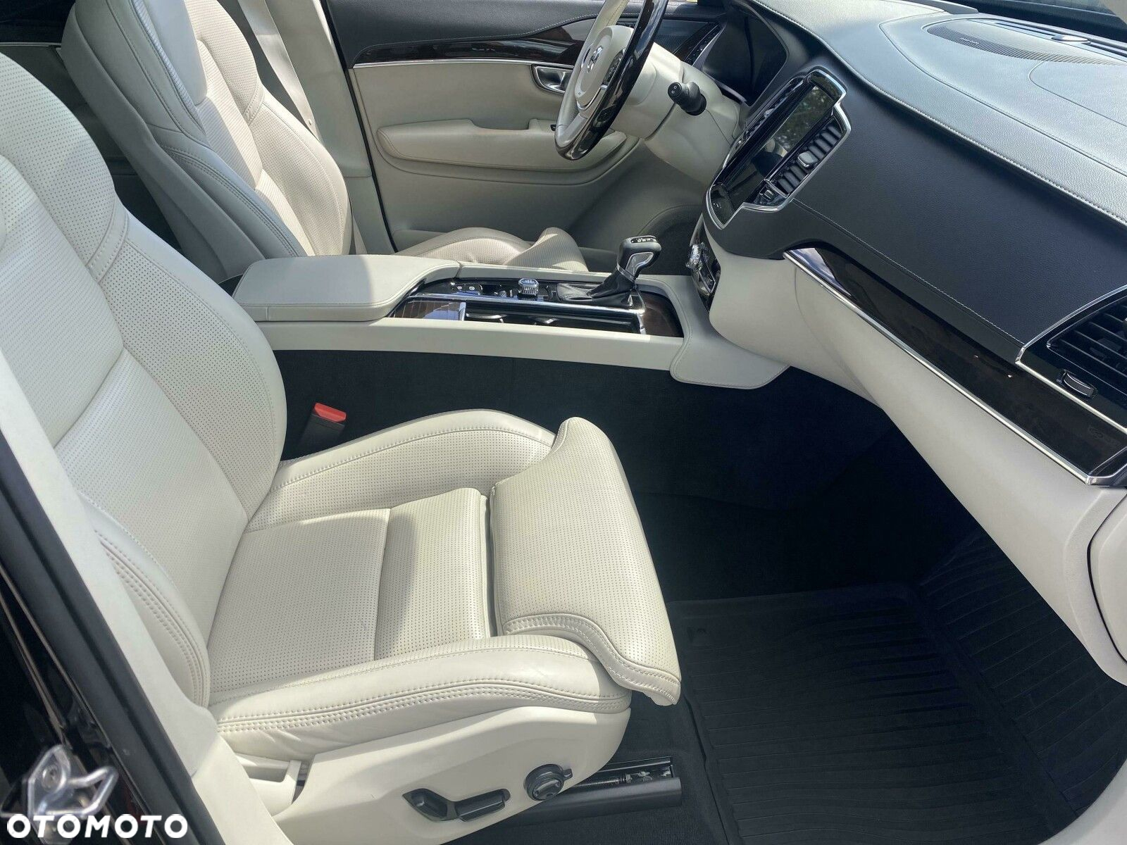 Volvo XC 90 - 19