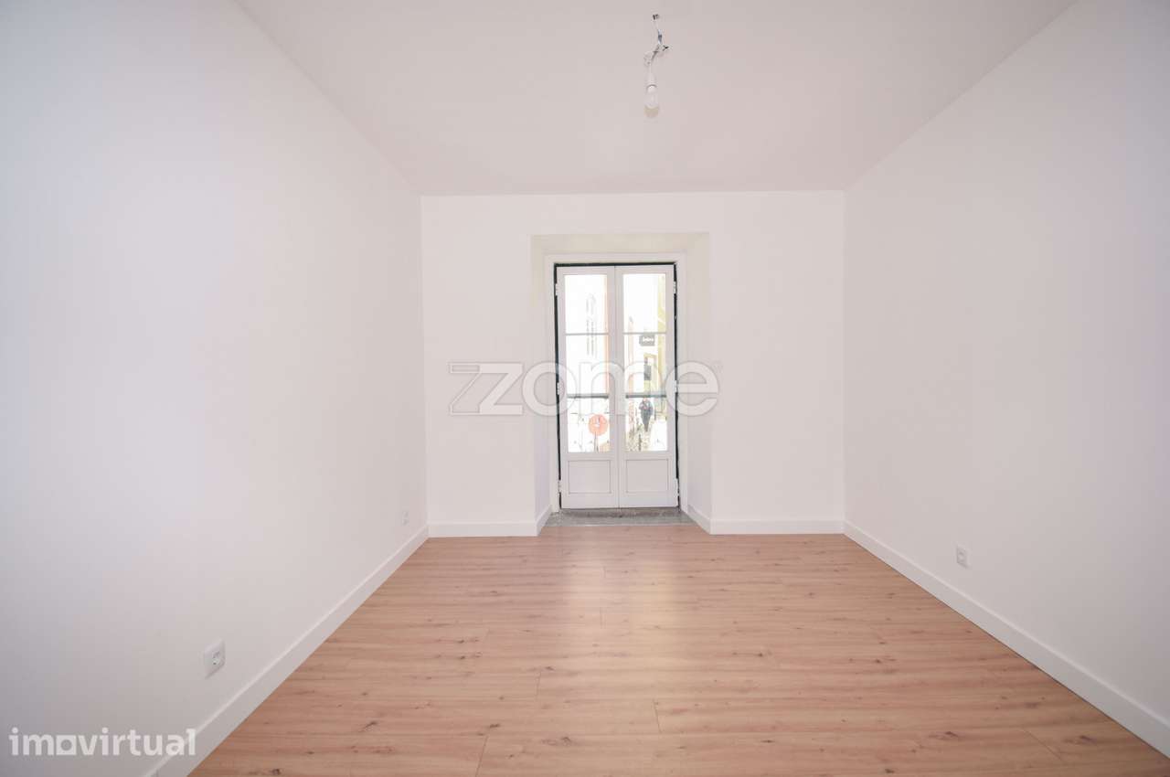 Apartamento T2 remodelado para arrendar junto a Santa Catarina - Grande imagem: 5/22